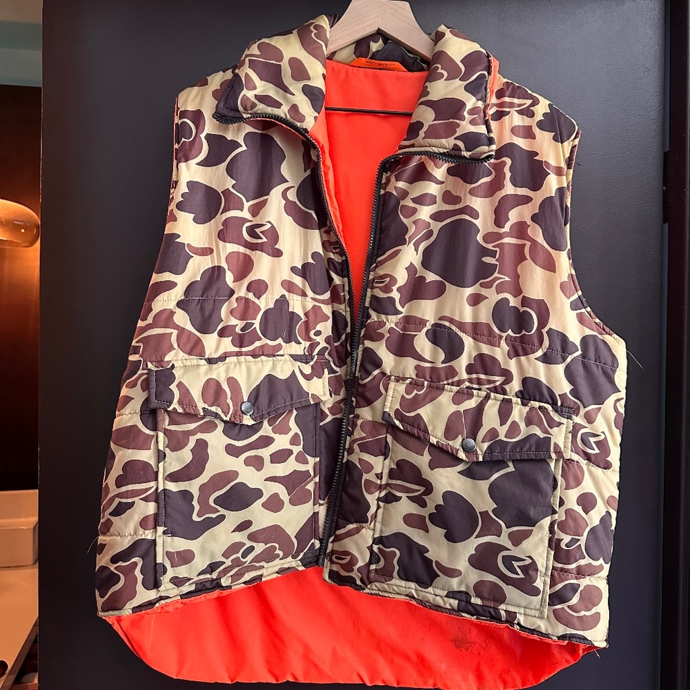 Reversible camo hunting vest